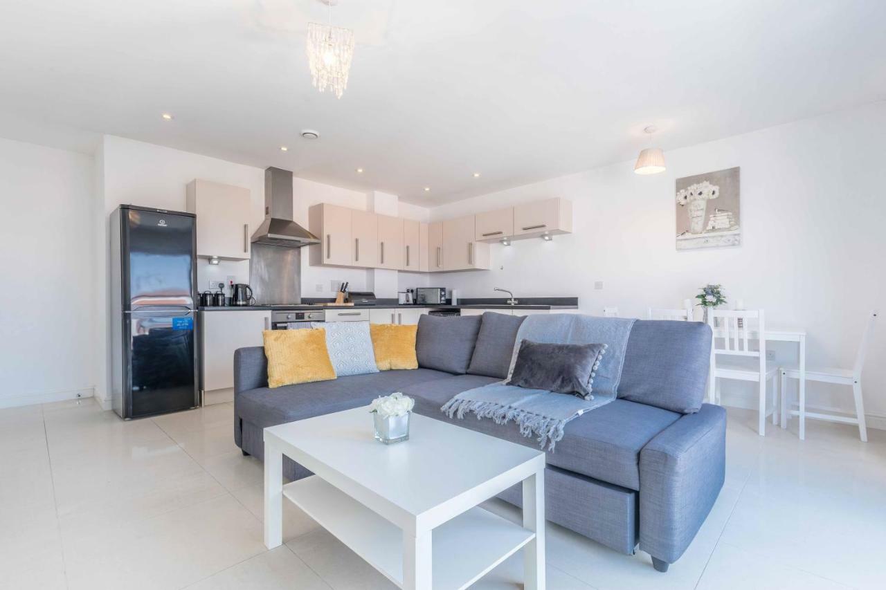 Apartamento The Penthouse @ Waterside Grange Slough Exterior foto