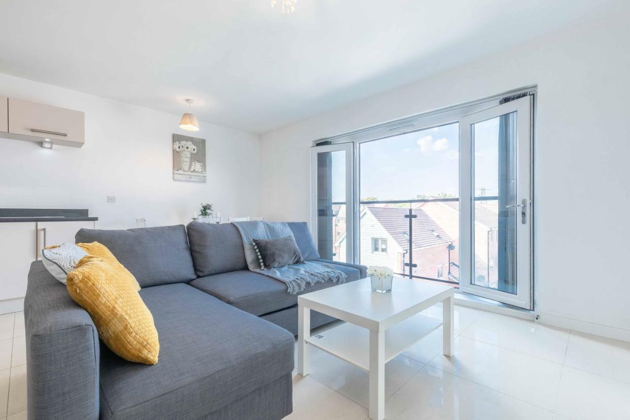 Apartamento The Penthouse @ Waterside Grange Slough Exterior foto